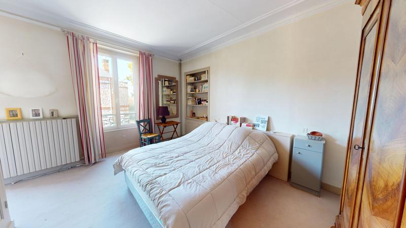 Maison - 201 m² - 7 pièces