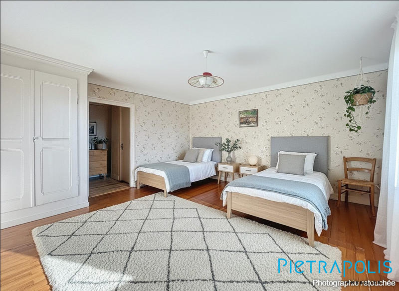 Maison ancienne - 270 m² - 8 pièces