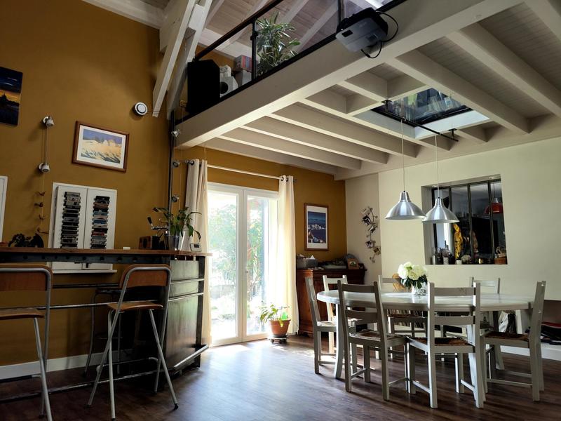 Maison - 230 m² - 7 pièces