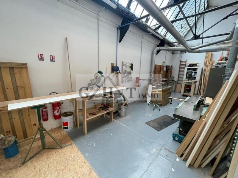 Entrepôt - 610 m²