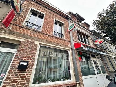 Maison - 305 m² - 12 pièces