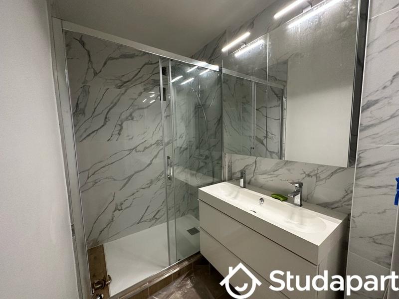 Chambre - 13 m² - 1 pièce