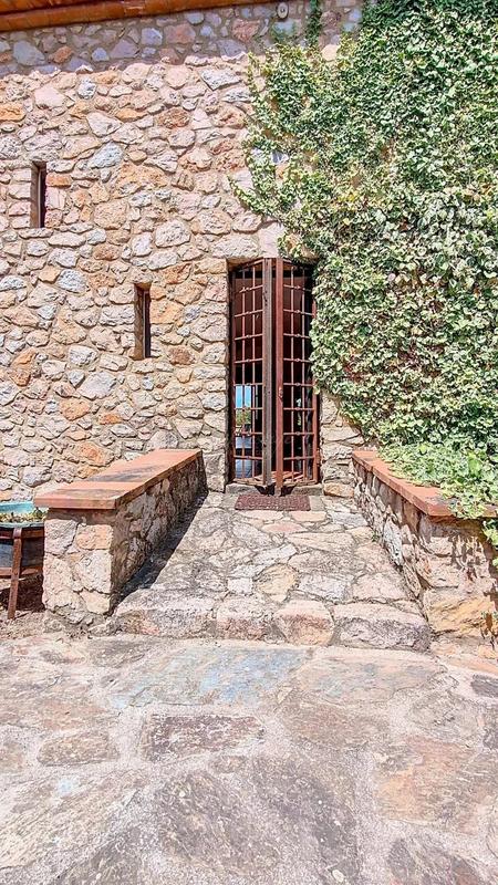 Maison - 206 m² - 9 pièces