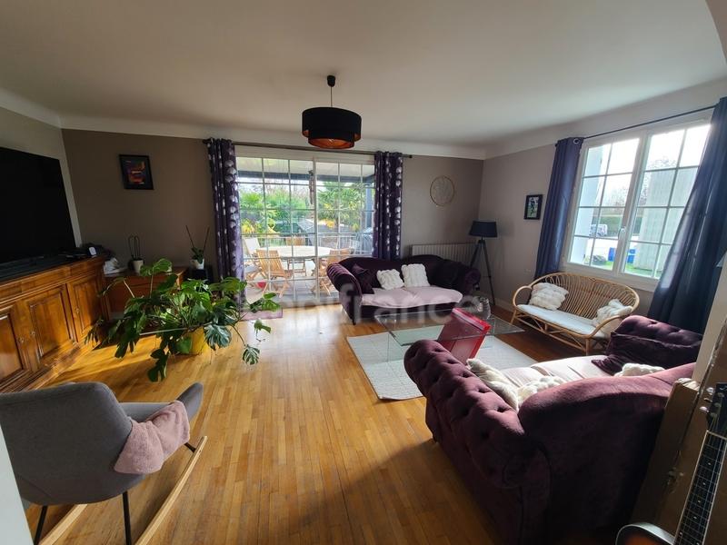 Maison - 210 m² - 10 pièces