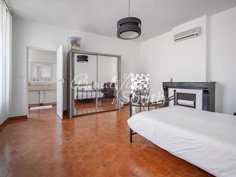 Maison de village - 296 m² - 6 pièces