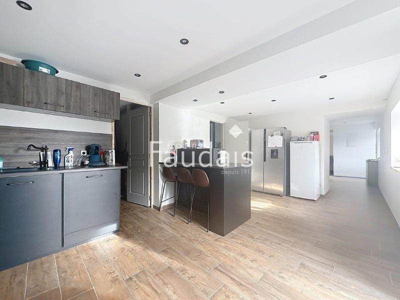 Maison de village - 160 m² - 10 pièces