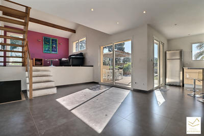 Maison - 145 m² - 5 pièces