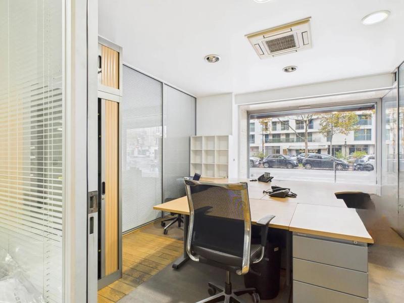 Local commercial - 151 m²