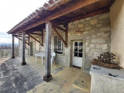 Propriété - 648 m² - 17 pièces