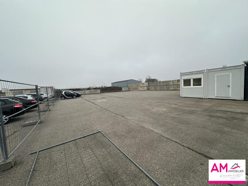 Terrain commercial - 1 751 m²
