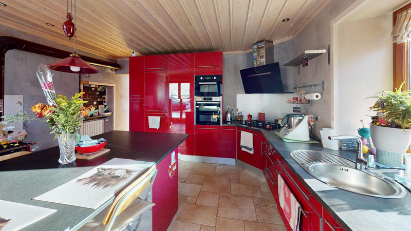 Maison - 332 m² - 9 pièces