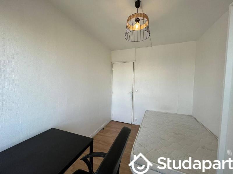 Chambre - 10 m² - 1 pièce