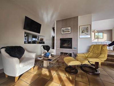 Maison - 180 m² - 6 pièces