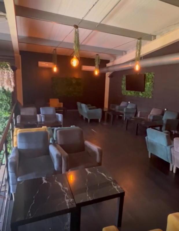 Local commercial - 120 m² - 1 pièce