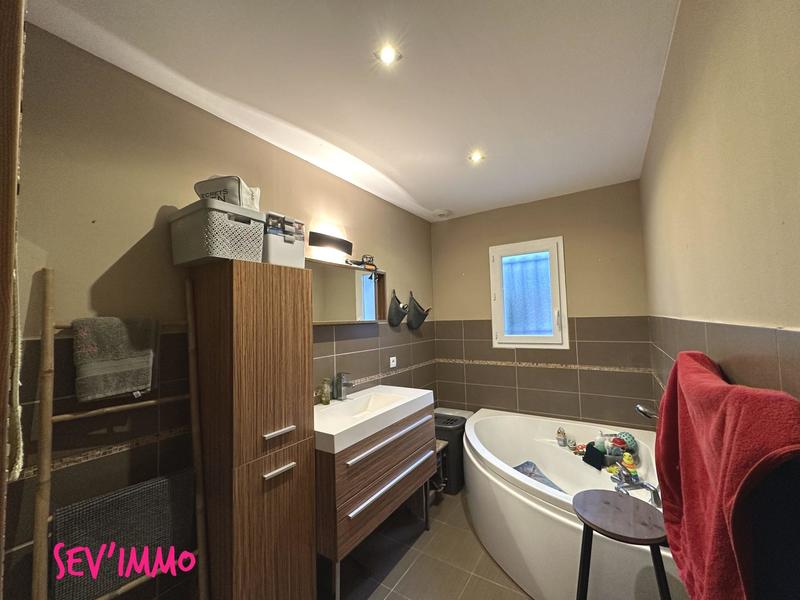 Maison - 80 m² - 4 pièces