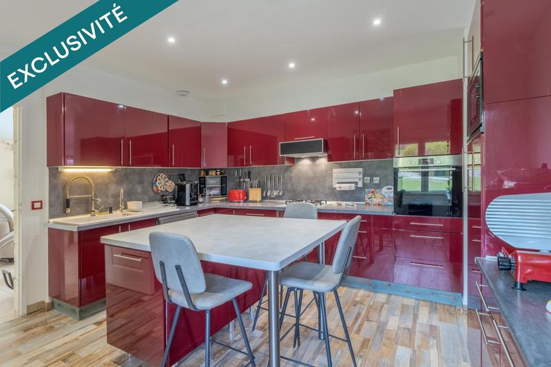 Maison - 195 m² - 7 pièces