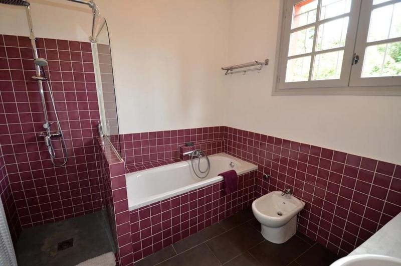 Maison chambre d'hôtes - 420 m² - 16 pièces