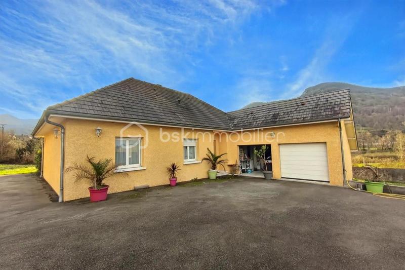 Maison - 90 m² - 5 pièces