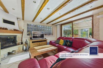 Maison - 266 m² - 9 pièces