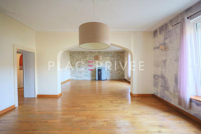 Maison - 296 m² - 7 pièces