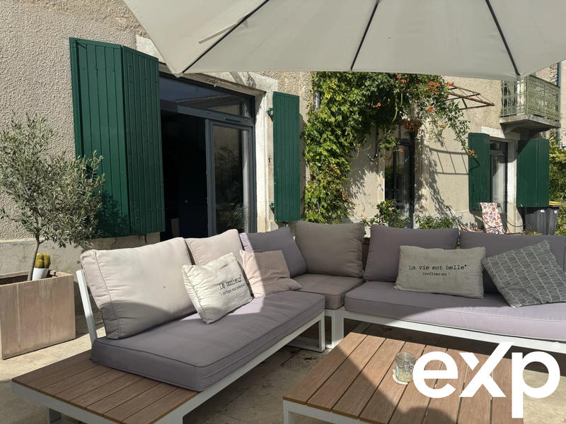 Maison traditionnelle - 400 m² - 12 pièces