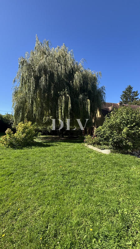 Maison - 214 m² - 8 pièces