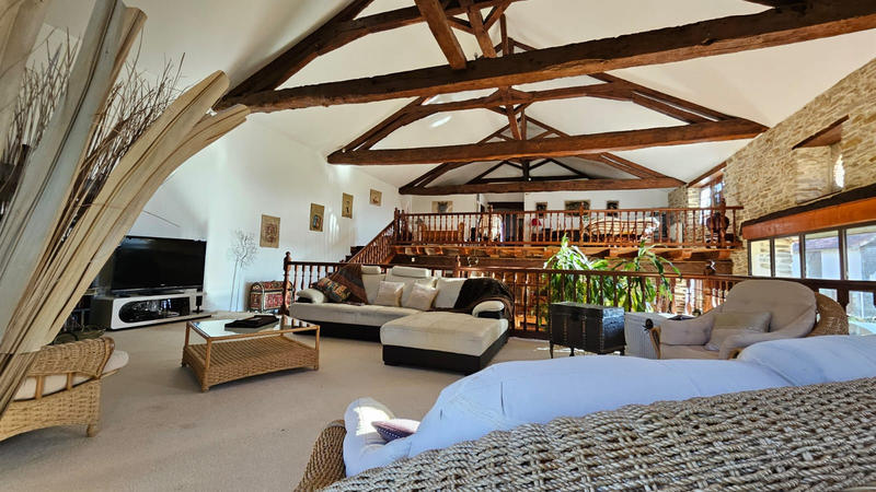 Maison - 340 m² - 6 pièces