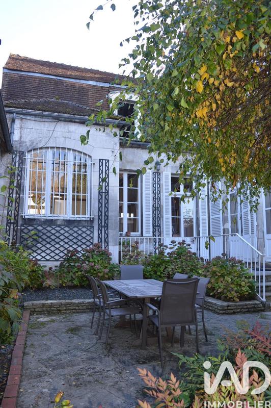 Maison - 390 m² - 12 pièces