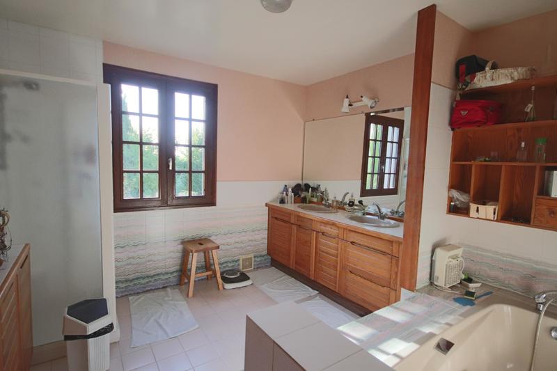 Villa - 226 m² - 6 pièces