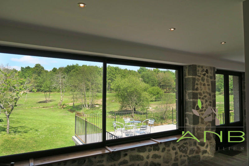 Maison - 216 m² - 7 pièces