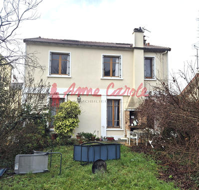 Maison - 218 m² - 7 pièces