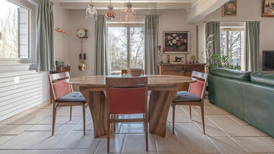 Maison - 220 m² - 7 pièces