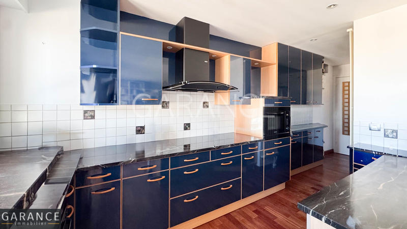 Appartement - 148 m² - 6 pièces