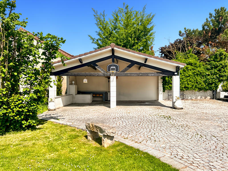 Maison - 184 m² - 6 pièces