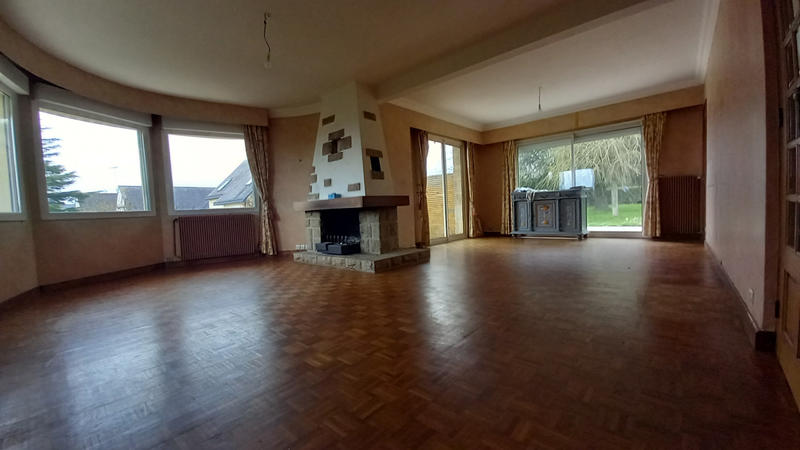 Maison - 176 m² - 9 pièces