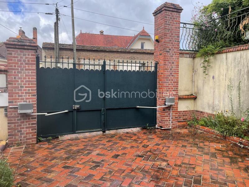 Maison traditionnelle - 169 m² - 7 pièces