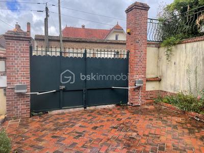 Maison traditionnelle - 169 m² - 7 pièces