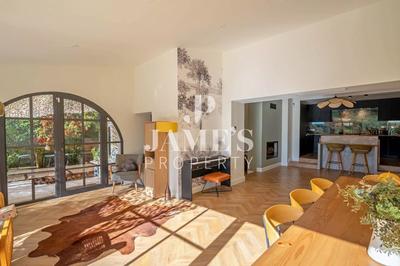 Maison - 180 m² - 5 pièces