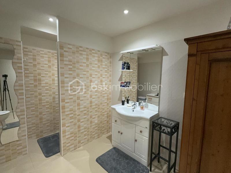 Propriété - 210 m² - 7 pièces