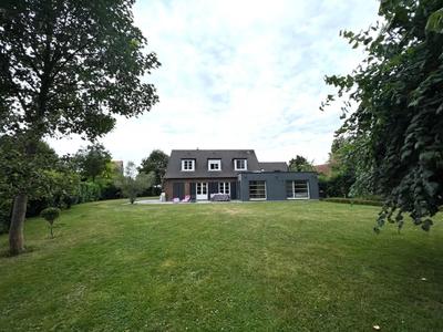 Maison - 300 m² - 9 pièces