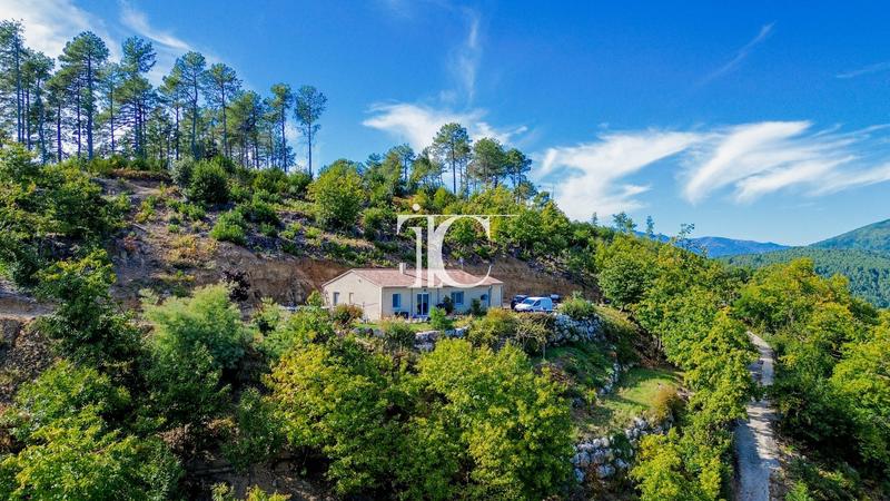 Maison - 96 m² - 4 pièces