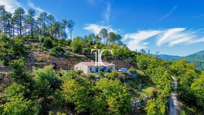 Maison - 96 m² - 4 pièces