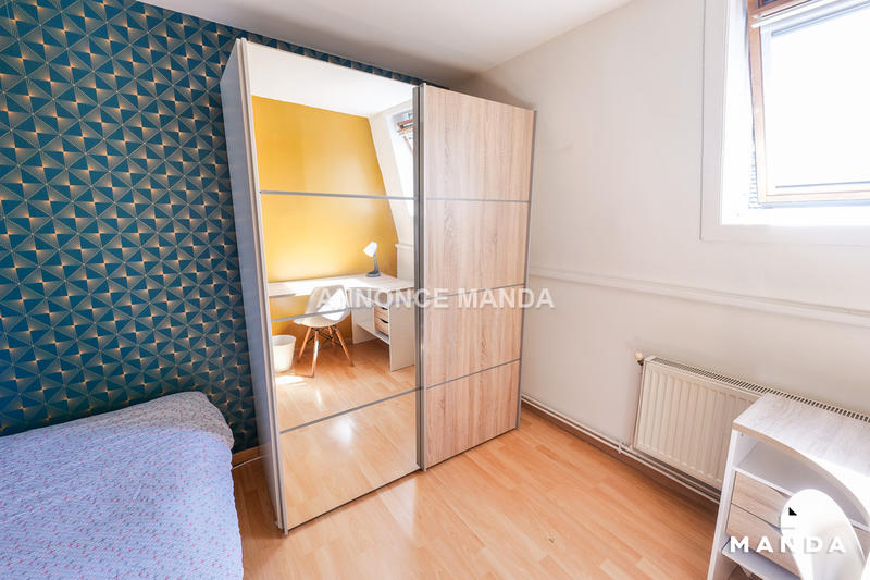 Chambre - 10 m² - 7 pièces