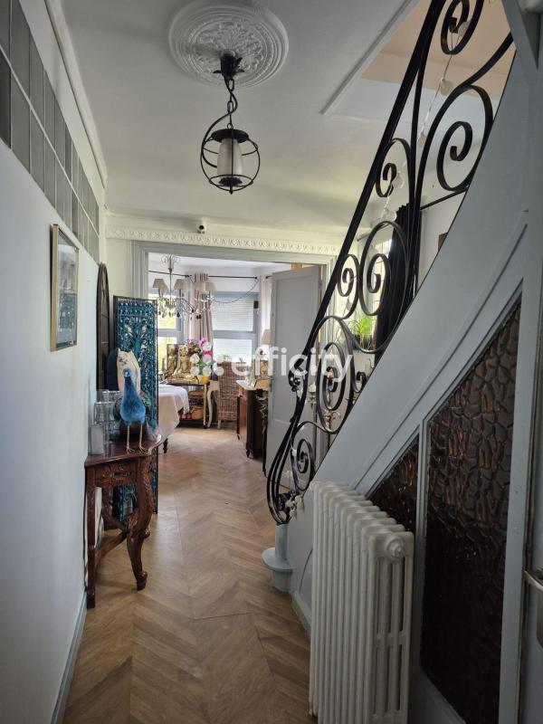 Maison - 180 m² - 6 pièces