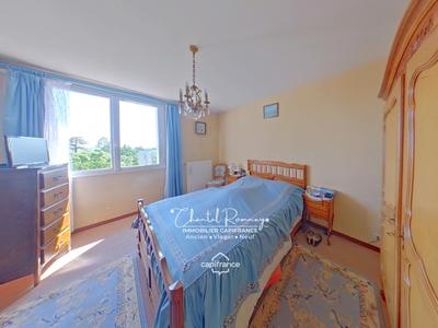 Appartement - 99 m² - 5 pièces