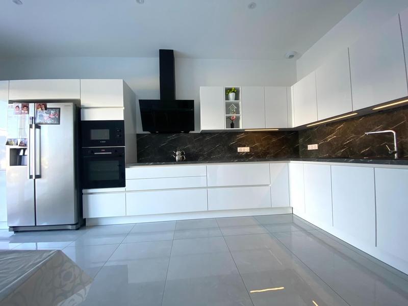 Maison - 146 m² - 6 pièces