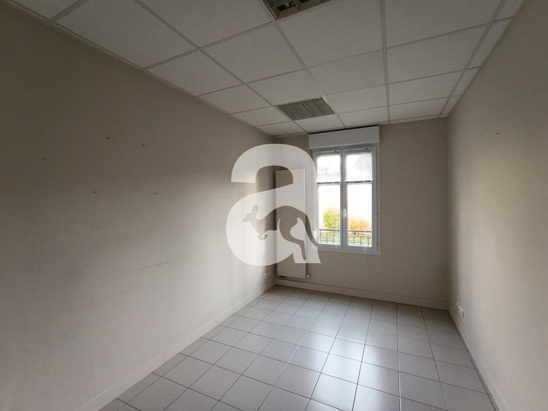 Local commercial - 109 m² - 5 pièces