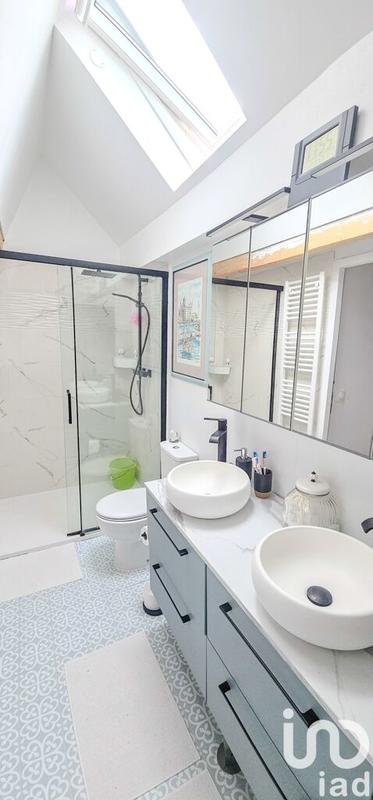 Maison - 235 m² - 8 pièces