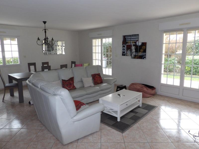 Maison - 186 m² - 12 pièces