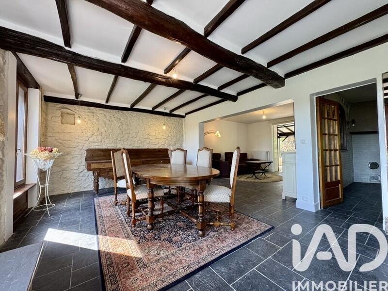Maison - 244 m² - 8 pièces